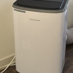 Frigidaire 3-in-1 portable air conditioner 350 sqf