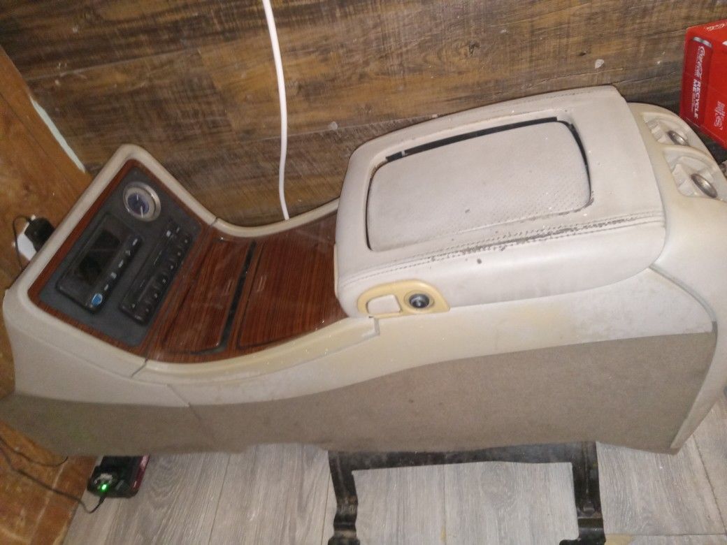 99-06 chevy/ GMC /Denali center console