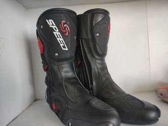 Size 9 Speed moto boots