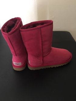 UGG Classic Short Ruby Red Size Women’s 5