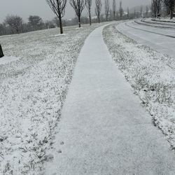 Snow Joe 24-Volt iON+ 13-Inch Snow SHOVEL 