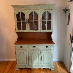 Solid Wood Hutch 