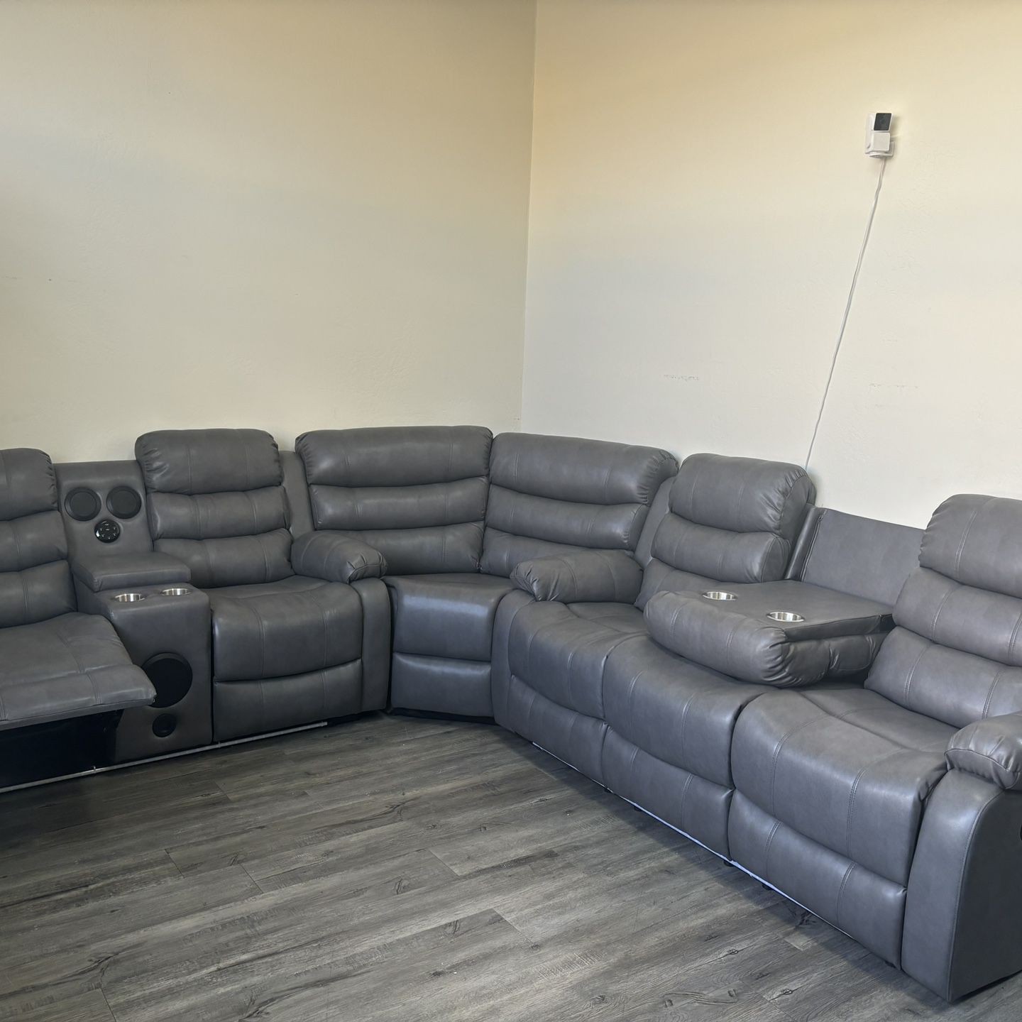 Sectional Recliner With Speaker &Bluetooth 