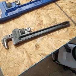 24-in and 14-in pipe wrench