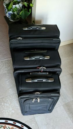 Victorinox - Luggage Spinner Set Of 4