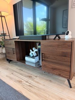 Tv stand
