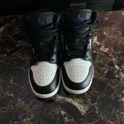 Air Jordan 1 Mid SE "Court Purple”