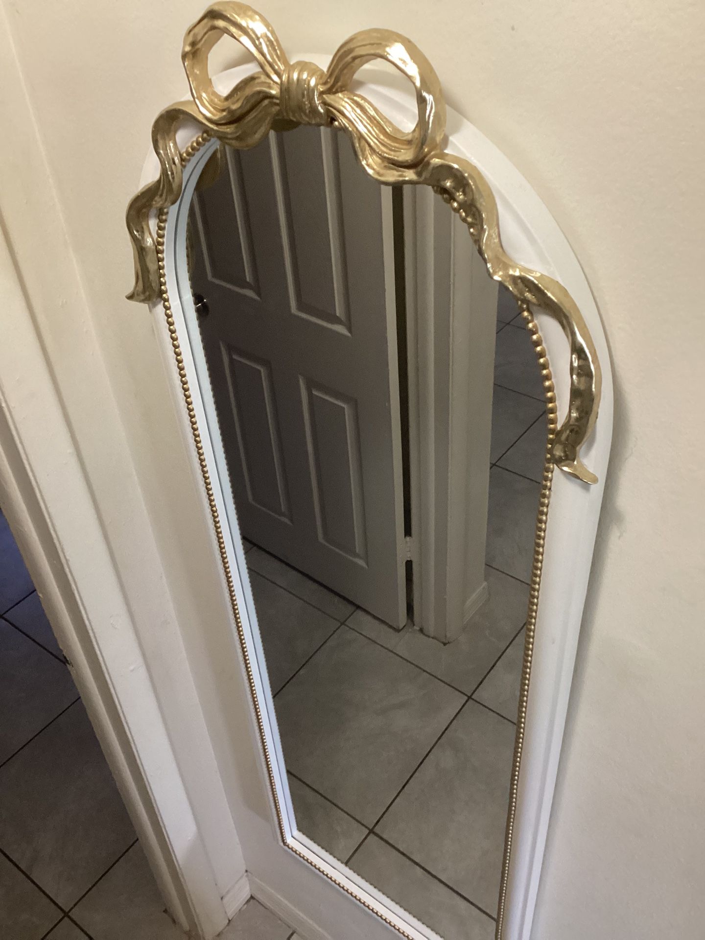 Bow Mirror