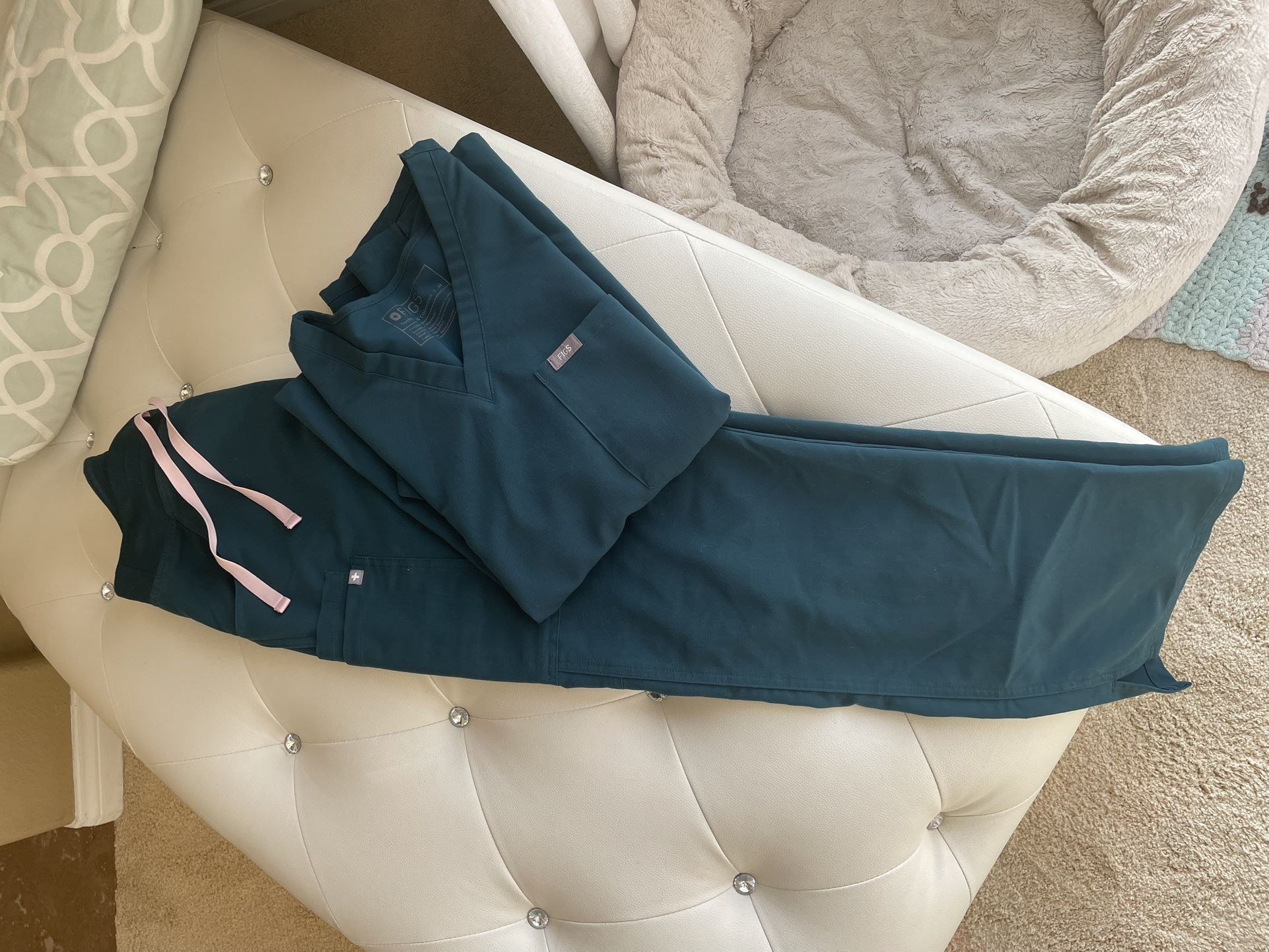 FIGS - Technical Collection Women’s Scrub Sets