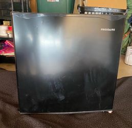 Frigidaire mini Fridge
