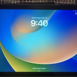 Apple iPad 5th Generation Unlocked Like New!