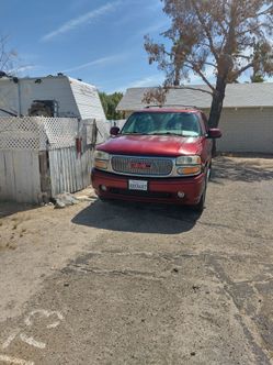 Immaculate,2002 GMC Yukon Denali XL 6.0 mt.