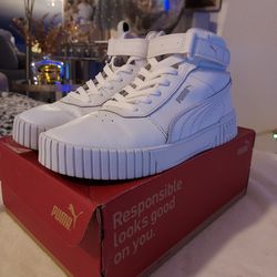 Size 9 Women's Puma Shoes