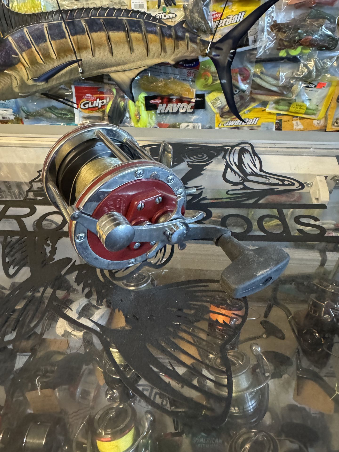 Great condition Penn salt water fishing reel. Ready to fish.