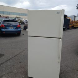 LG refrigerator in excellent condition. Cools very well. Test before buying. 