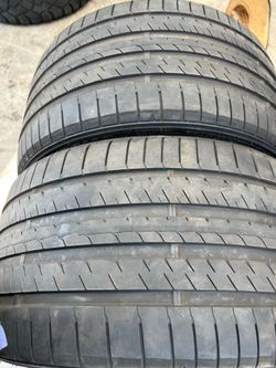 Tengo tengo 2 llantas 285/30ZR 97Y SUMITOMO HTRZ5