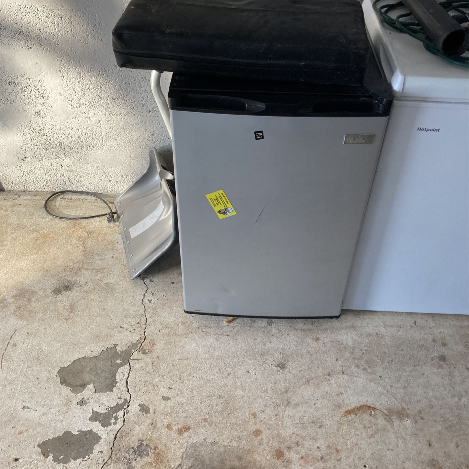 Dorm room, size fridge, and freezer