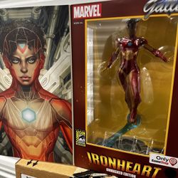 Ironheart Statue - Marvel Diamond Select 
