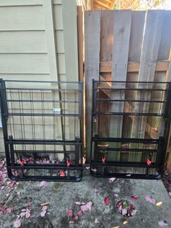 Queen size bed frame like new
