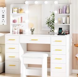 Vanity table