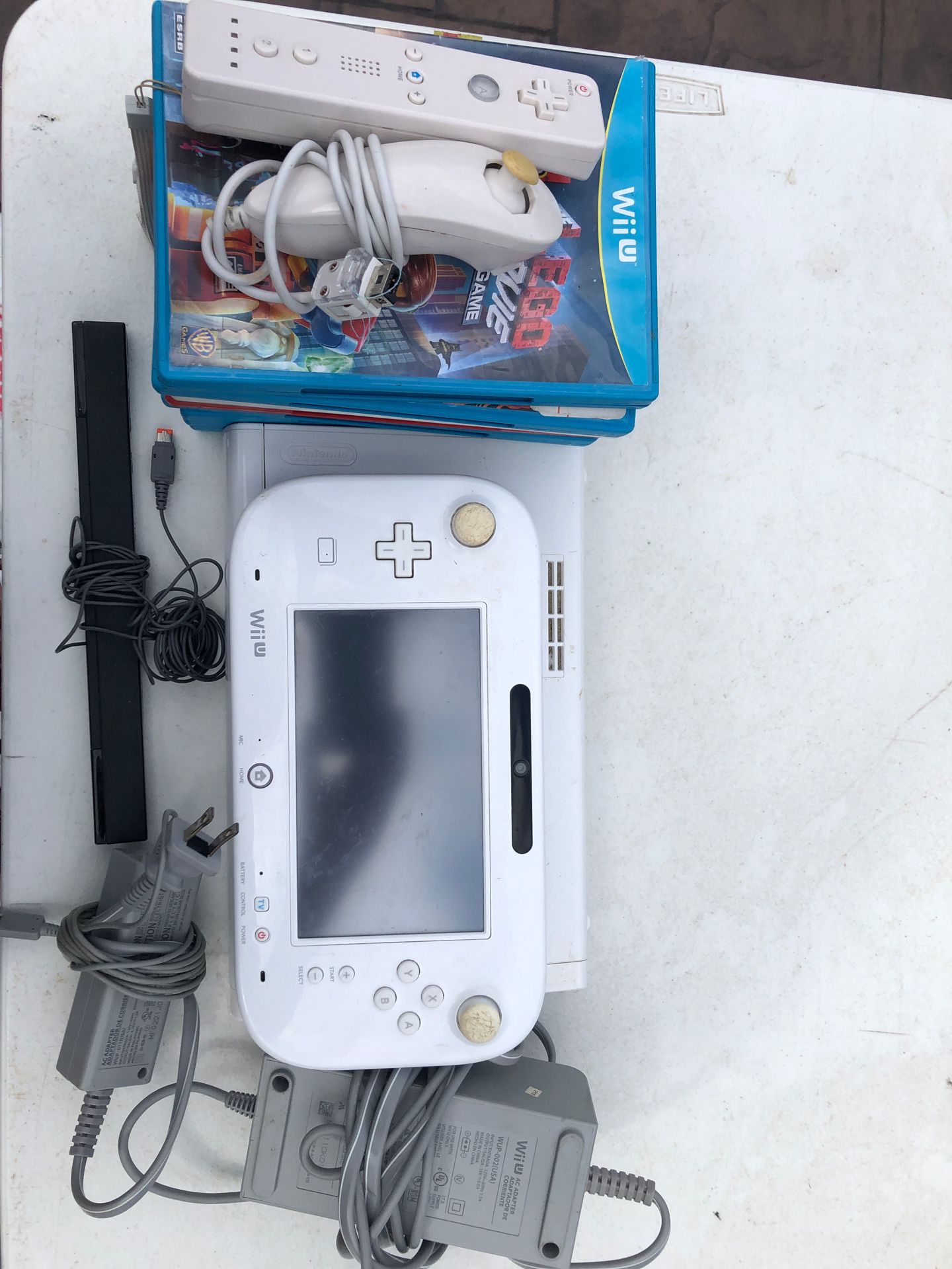 Nintendo Wii U, 9 games, joystick controller