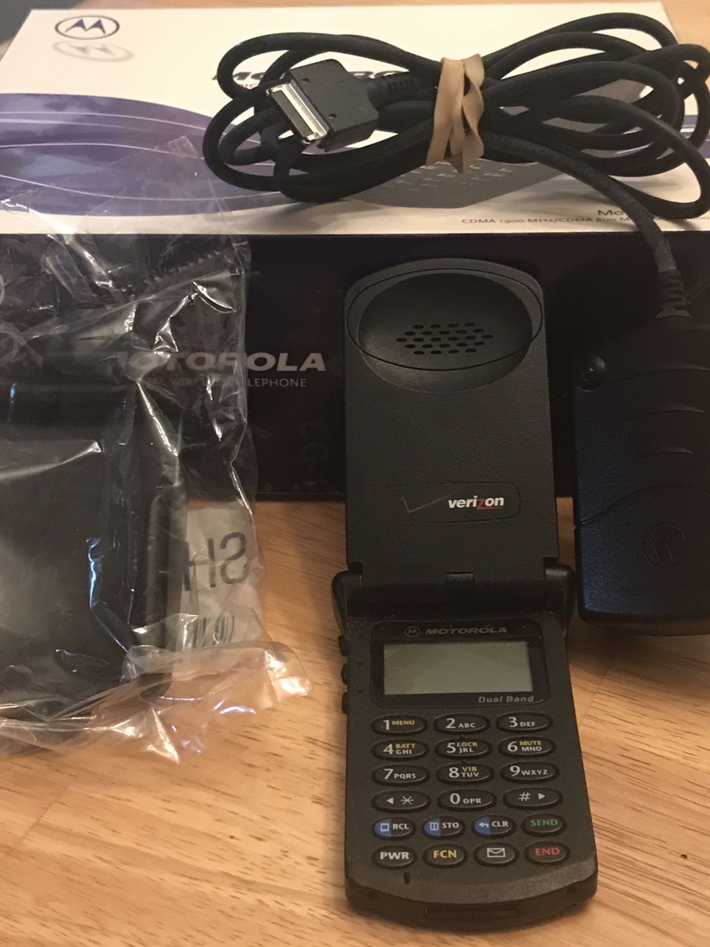 Motorola StarTac Flip Phone With Accessories *Used* (Black) Verizon
