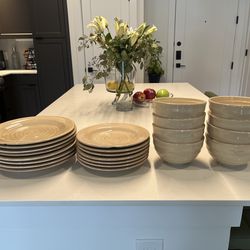 Gibson Elite Handpainted Tan Dinnerware
