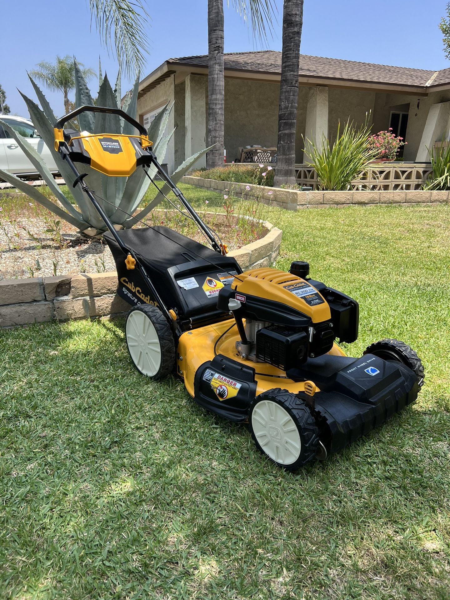 Cub Cadet SC300 Self Propelled Lawnmower