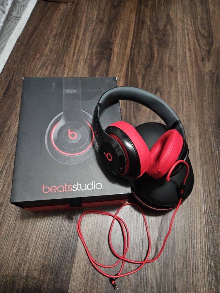 Beats studio wired headphones