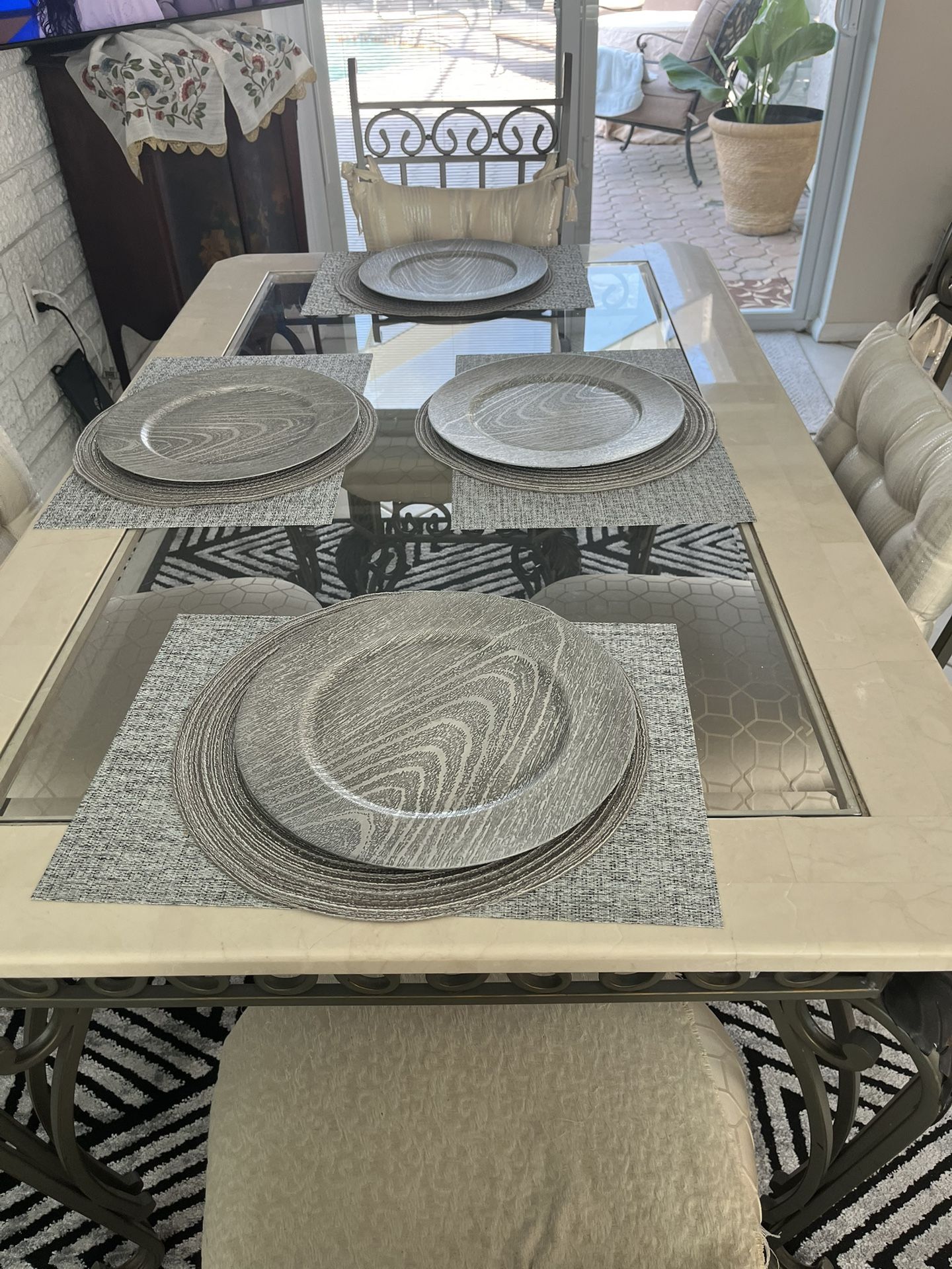 Table For chairs