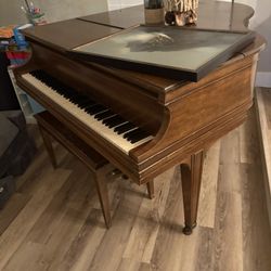 Hamilton Piano  Baby Grand