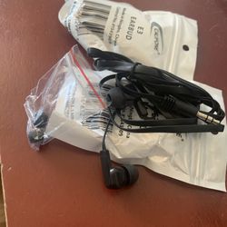 Black Earbuds