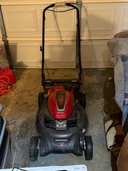 Self Propelled Working Lawnmower!