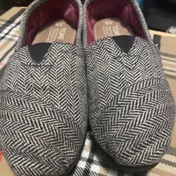 Tom’s Woman’s Black And White Herringbone Slip On Loafers