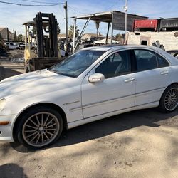 2002 Mercedes c32 ***for parts only***
