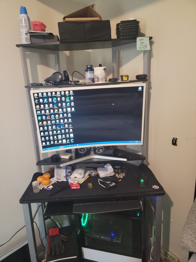 Like New Samsung 32 Inch Curve Monitor