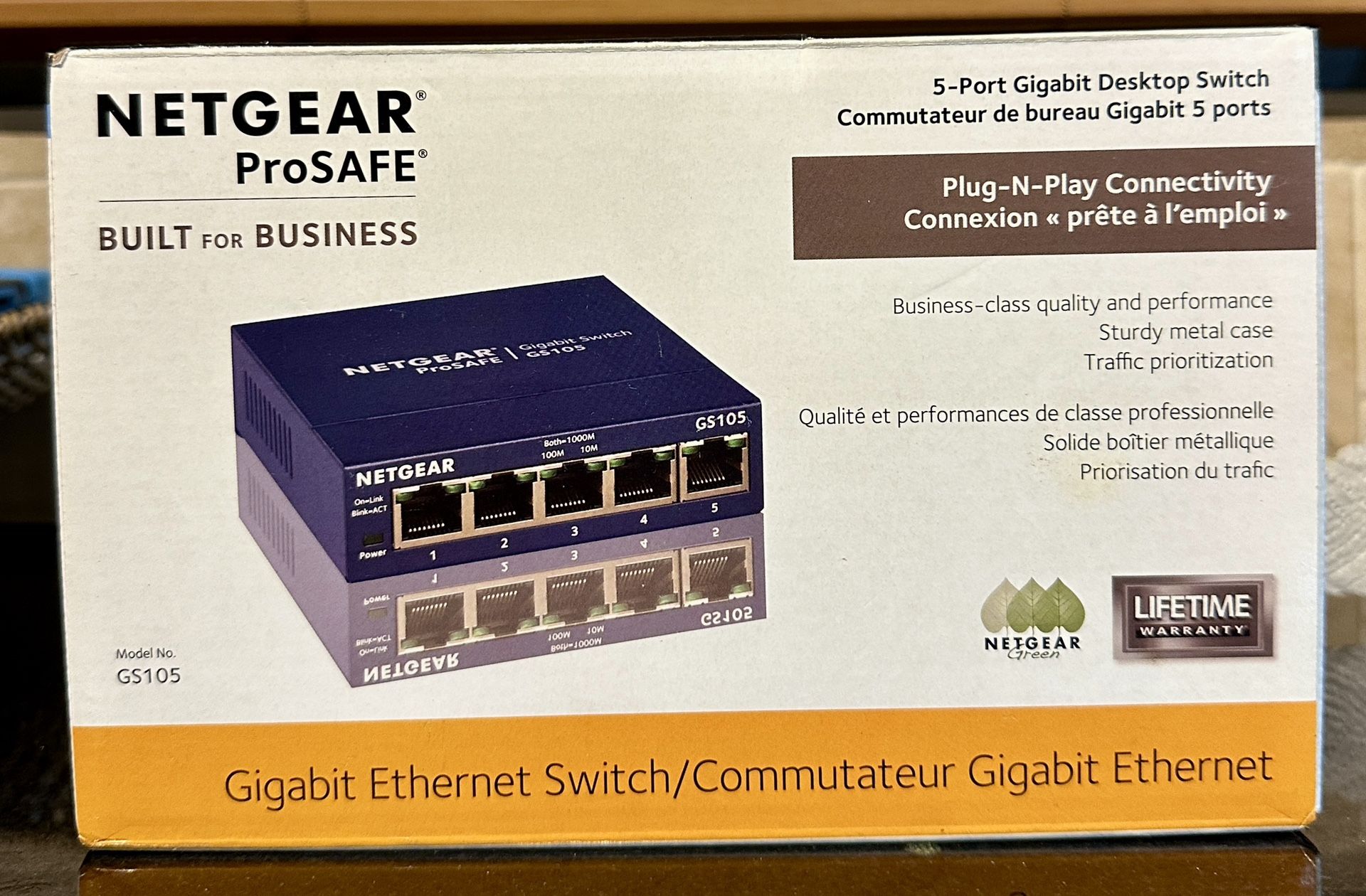 NETGEAR ProSafe 5-Port Gigabit Ethernet Switch Model GS105 Plug-N-Play Connect