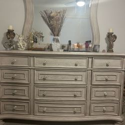 Luxury Queen Bedroom Set w/ Adjustable Base & Premium Mattress – Paid $5K+