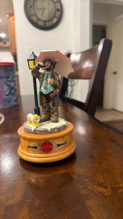 Coca-Cola limited edition Emmett Kelly #146 musical figurine