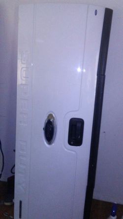 Ford f250 super duty for sale for 350 it comes with a camera and the step lauder