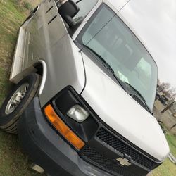 2005 Chevy Savana Parting Out Parts
