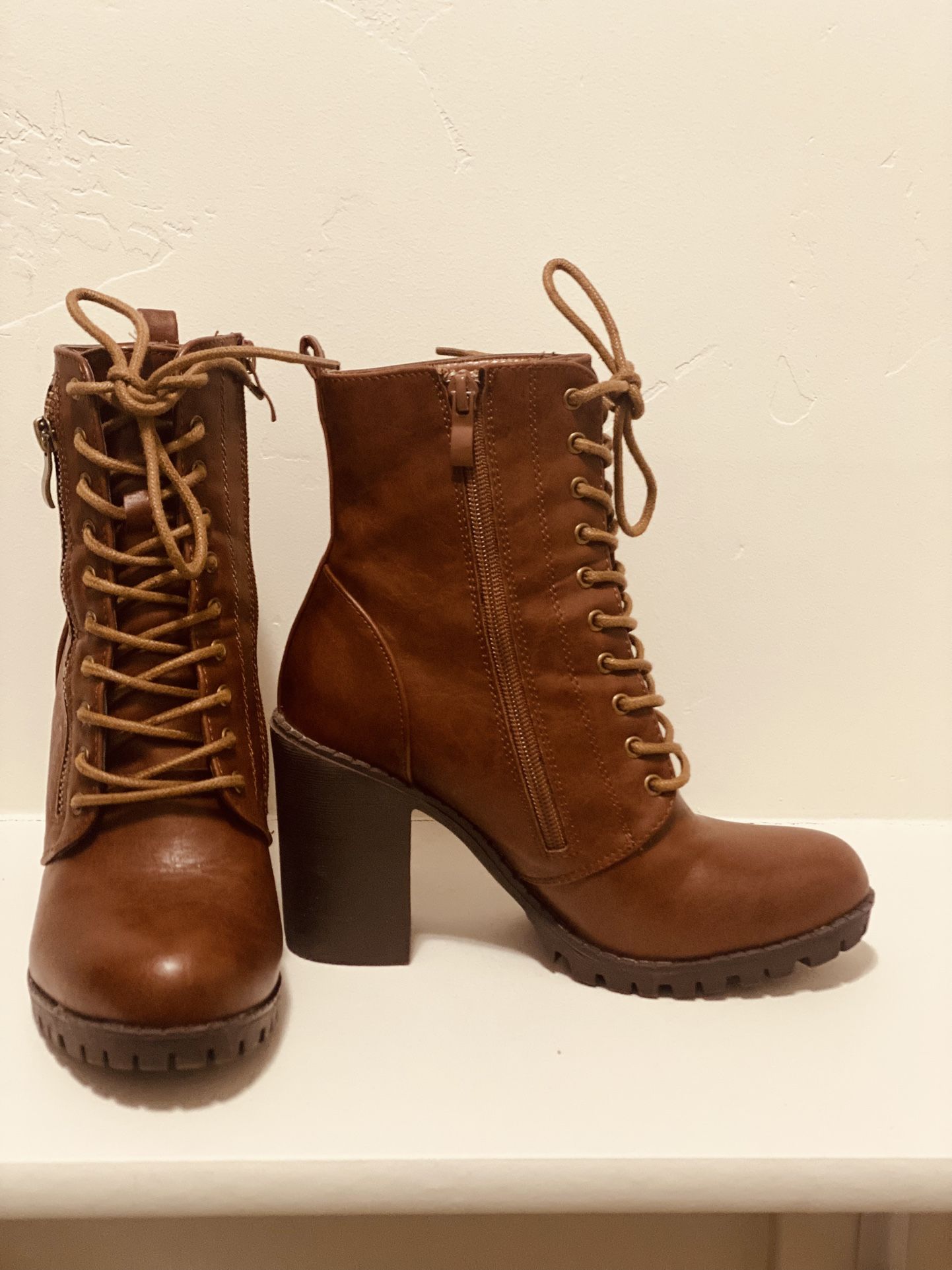 women's chunky heel ankle boots