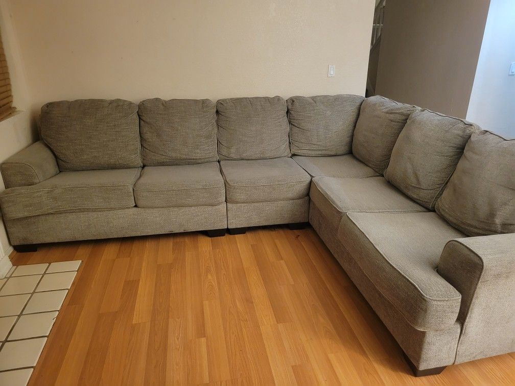 Huge Sectional Couch L-Shape Grey Great Condition
