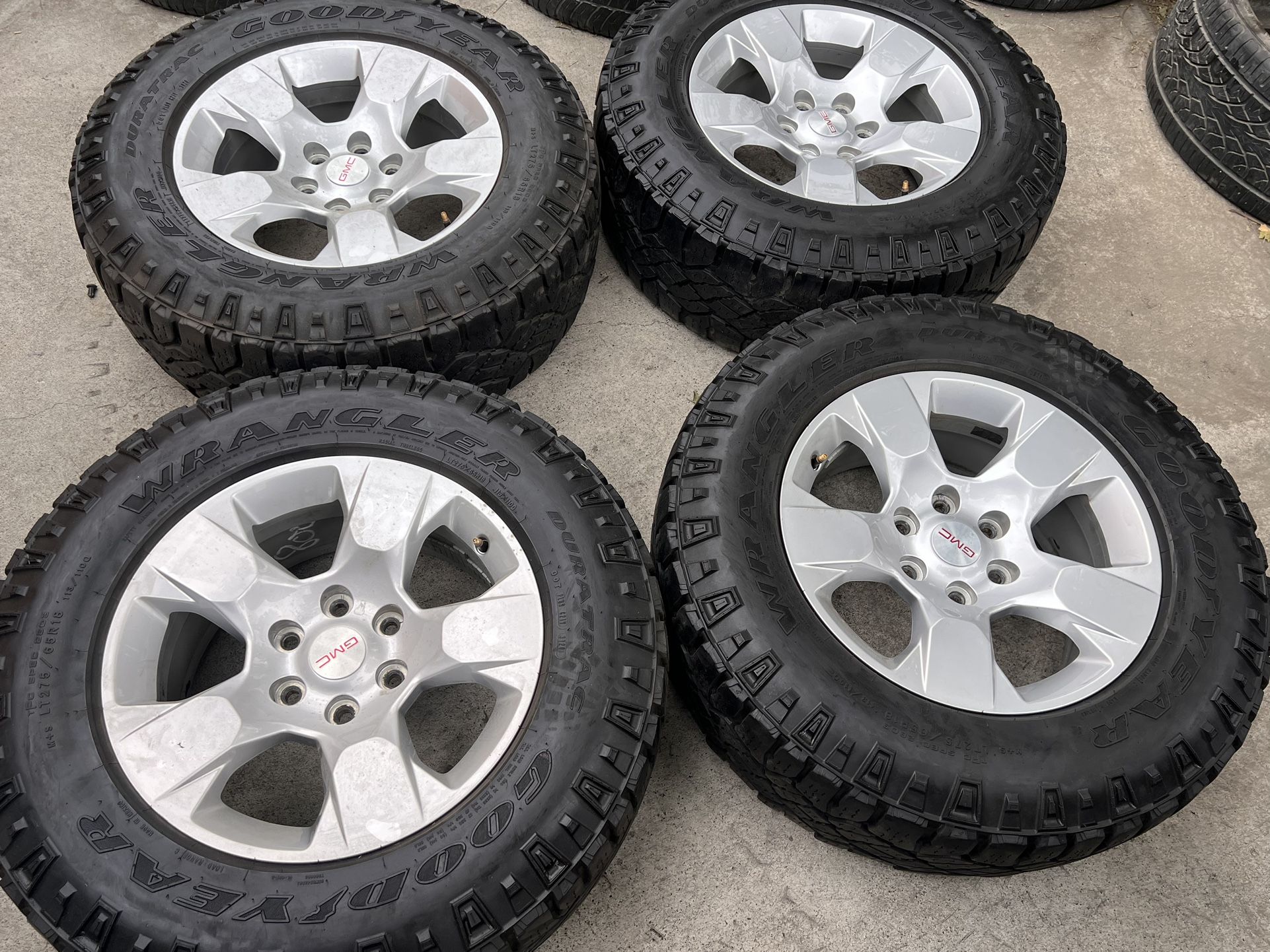 18” stock rims and tires for sale for gmc sierra chevy 6 lug with good