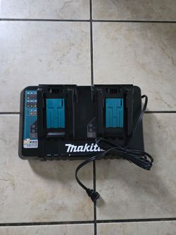 Makita 18v Dual fast BatteryCharger