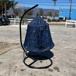 Hanging Chair 