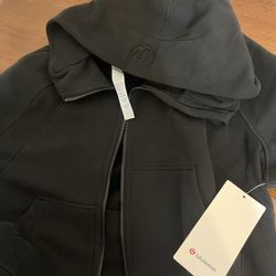 New Lululemon Scuba Jacket Size M/L Was 138