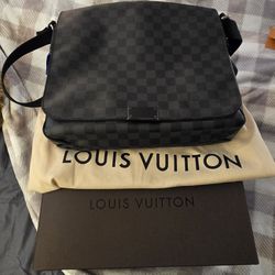LV Messenger Bag 
