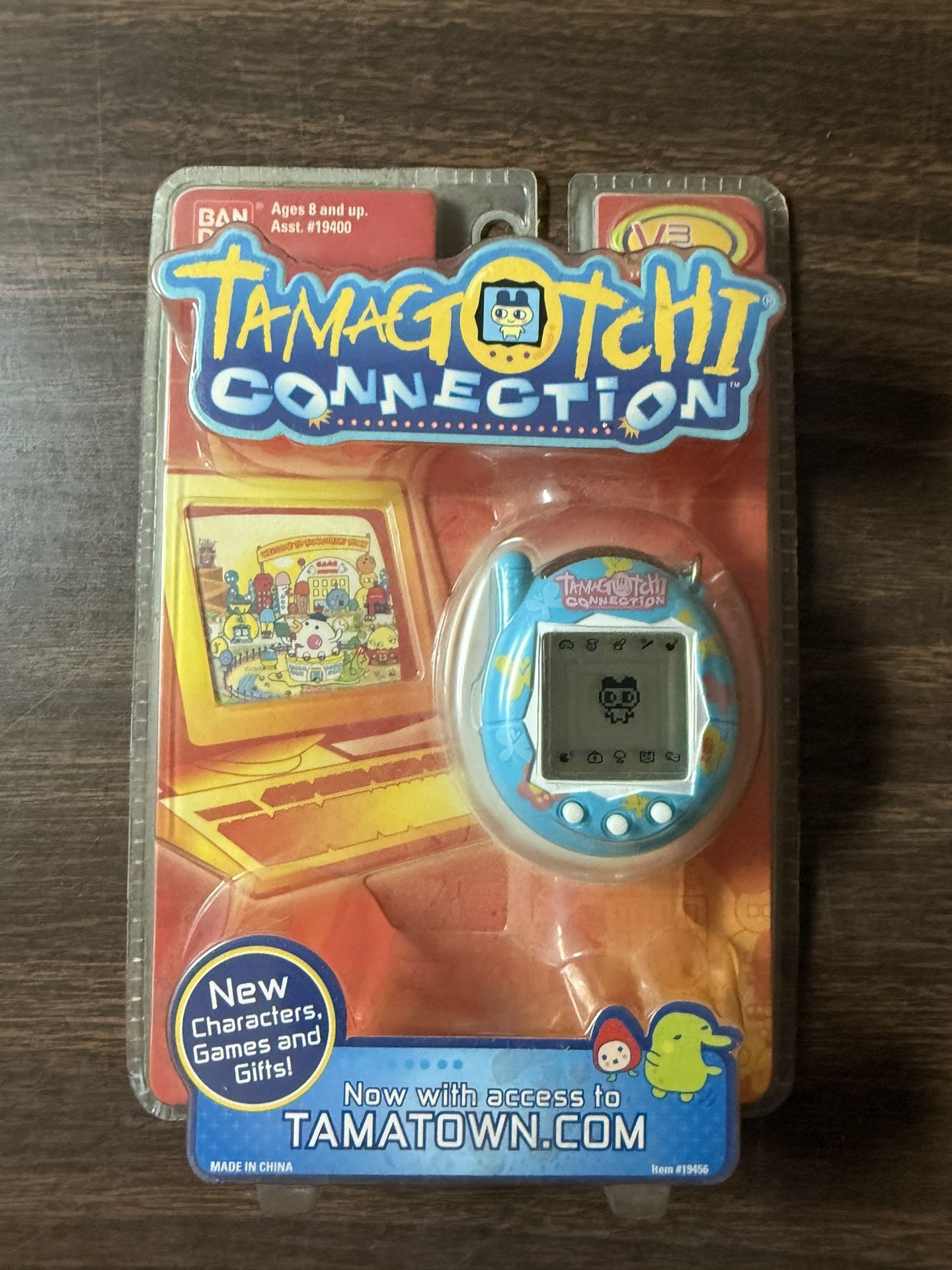 Vintage Tamagotchi Connection V3 Toy 2006 Version 3 Keychain NEW SEALED