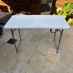 Plastic Table 